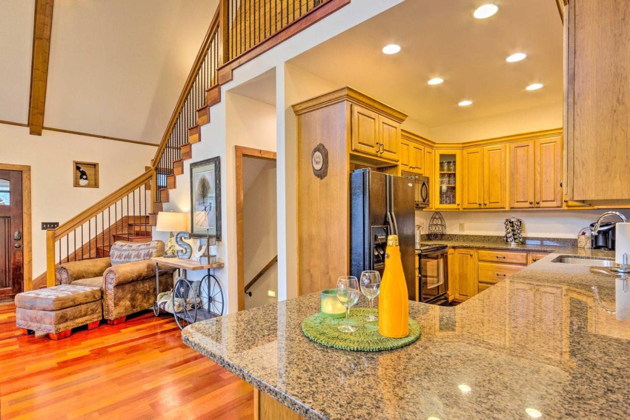Mountain Cabin With Fire Pit, Walk To Golf And Fishing Vilas Exterior photo